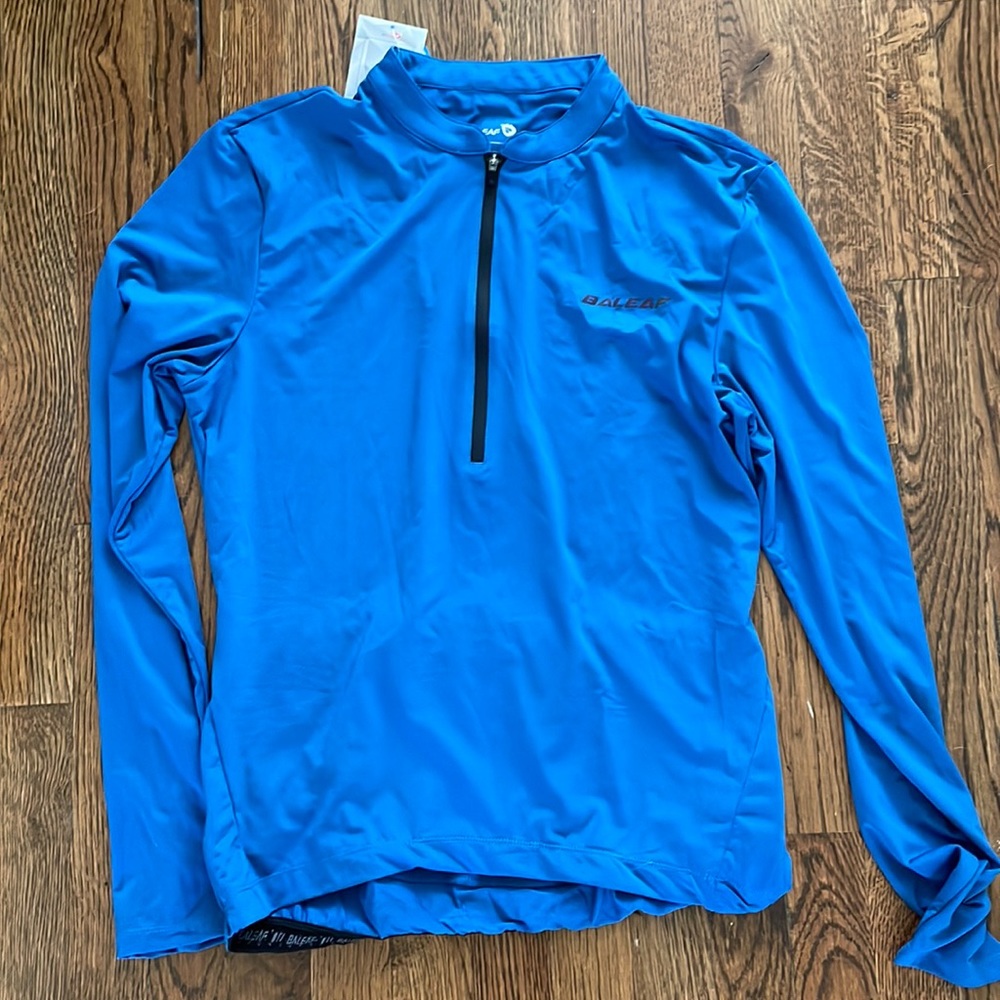 Mens size Large Baleaf bike zip up